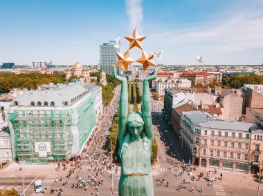 20 Mayıs 2018. Riga, Letonya. Anıtı Milda merkezi Riga Uluslararası Lattelecom maraton sırasında havadan görünümü.