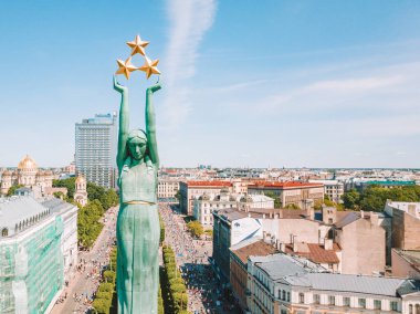 20 Mayıs 2018. Riga, Letonya. Anıtı Milda merkezi Riga Uluslararası Lattelecom maraton sırasında havadan görünümü.