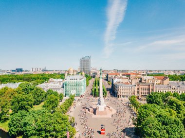 20 Mayıs 2018. Riga, Letonya. Anıtı Milda merkezi Riga Uluslararası Lattelecom maraton sırasında havadan görünümü.