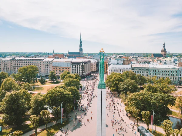 Mayo 2018 Riga Letonia Vista Aérea Estatua Libertad Milda Centro —  Fotos de Stock