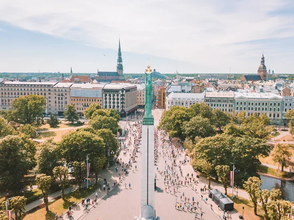 Mayo 2018 Riga Letonia Vista Aérea Estatua Libertad Milda Centro —  Fotos de Stock