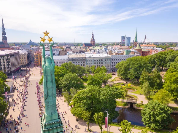 Mayo 2018 Riga Letonia Vista Aérea Estatua Libertad Milda Centro —  Fotos de Stock