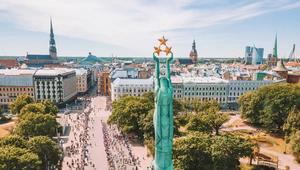 May 2018 Riga Latvia Aerial View Statue Liberty Milda Center — Stock Photo, Image