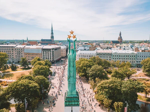 Mayo 2018 Riga Letonia Vista Aérea Estatua Libertad Milda Centro —  Fotos de Stock