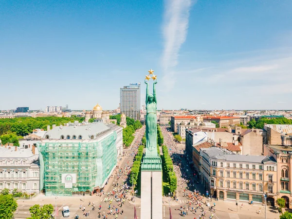 Mayo 2018 Riga Letonia Vista Aérea Estatua Libertad Milda Centro —  Fotos de Stock