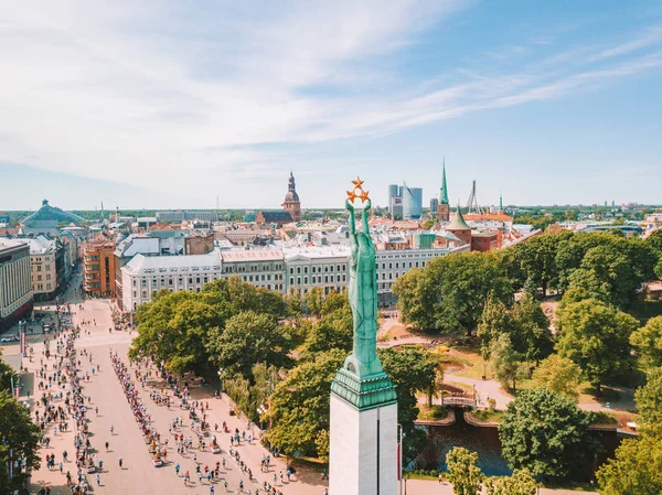Mei 2018 Riga Letland Luchtfoto Van Statue Liberty Milda Het — Stockfoto