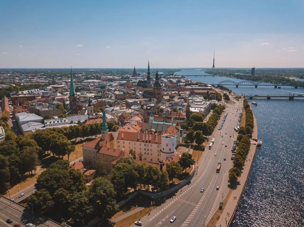 Flygfoto Över Riga Staden Med Gamla Stan Broar Och Floden — Stockfoto