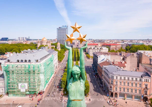 May 2018 Riga Latvia Aerial View Statue Liberty Milda Center — Stock Photo, Image