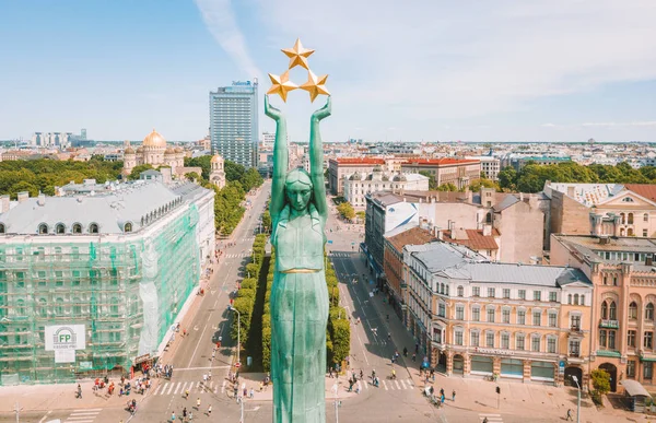 May 2018 Riga Latvia Aerial View Statue Liberty Milda Center — Stock Photo, Image