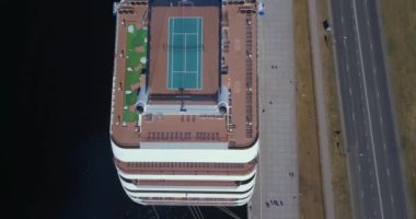 Riga, Letonya, Jun, 2018: İri Dermason feribot Msc Orchestra ile tarihi kent Riga'da demirledi gemi cruise cruise.