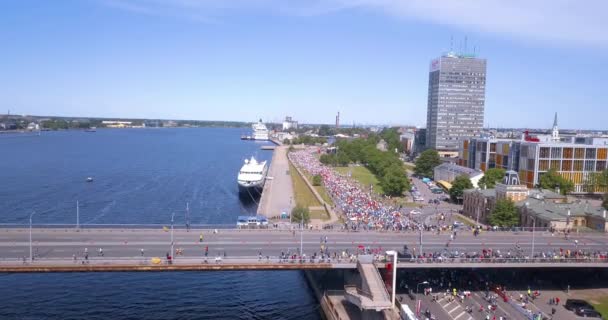 Maggio 2018 Riga Lettonia Veduta Aerea Della Maratona Lattelecom 2018 — Video Stock