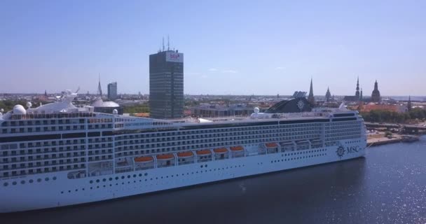 Riga Latvia Jun 2018 Gran Crucero Blanco Msc Orchestra Crucero — Vídeos de Stock