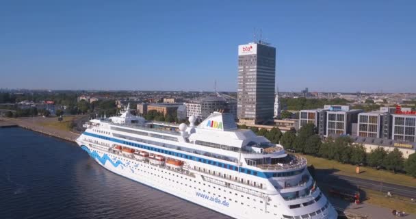 Riga Latvia Jun 2018 Gran Crucero Blanco Msc Orchestra Crucero — Vídeos de Stock