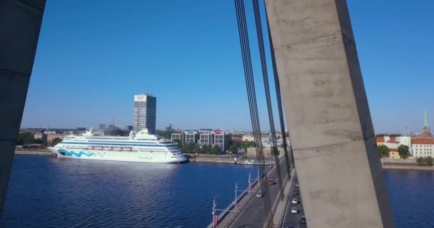 Riga Letland Jun 2018 Large Wit Cruise Ferry Msc Orkest — Stockvideo