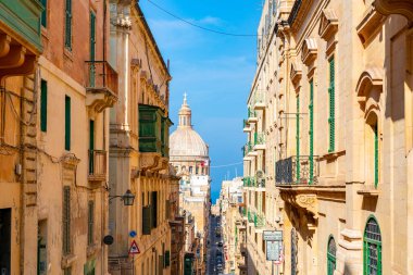 01 Mayıs 2018. Valletta, Malta. Malta Valletta eski şehrin güzel dar sokaklar. 