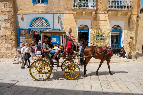 Mdina Malta May 2018 Tourists Being Toured Horse Carriage Old — Stock Photo, Image