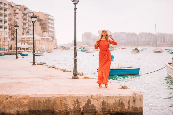 Valletta Malta May 2018 Beautiful Girl Red Dress Walking Boats — Stock Photo, Image