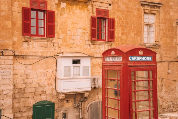 Valletta Malta Röd Vintage Brittiska Telefonhytt Och Gångbro Och Traditionella — Stockfoto