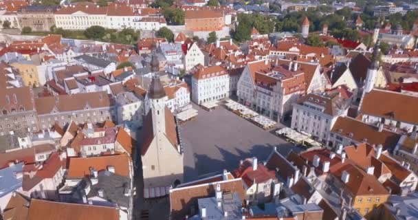 Amazing Aerial Tallinn View Old Town Main Square Cathedral Narrow — Stock Video