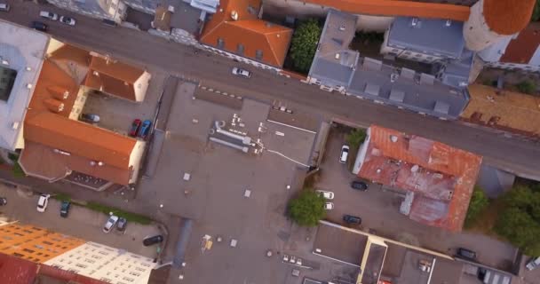 Mooie Paarse Zonsondergang Luchtfoto Van Oude Binnenstad Van Tallinn Van — Stockvideo