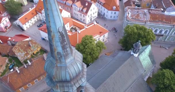 Fantastiska Tallinn Flygfoto Över Gamla Staden Nära Stora Torget Katedralen — Stockvideo