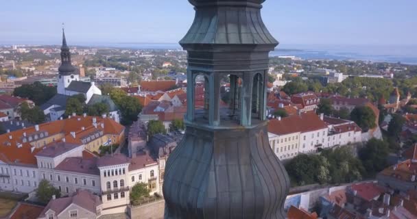 Incrível Vista Aérea Tallinn Sobre Cidade Velha Perto Praça Principal — Vídeo de Stock