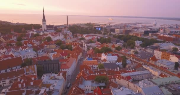 Krásné Letecký Purple Sunset Pohled Starého Města Tallinn Shora Úžasné — Stock video