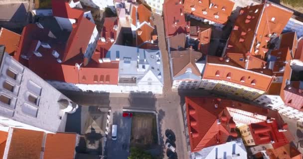 Geweldige Luchtfoto Tallinn Oude Stad Buurt Van Het Centrale Plein — Stockvideo