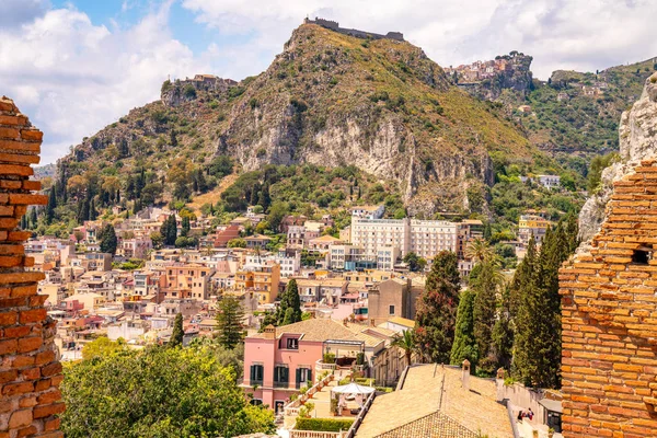 Julho 2018 Taormina Itália Cidade Velha Bonita Taormina Com Ruas — Fotografia de Stock