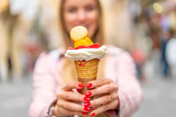 Outdoor Closeup Fashion Portrait Young Sexy Girl Eating Ice Cream — Stock Photo, Image