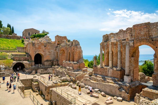 Maio 2018 Taormina Itália Caldeirão Antigo Teatro Grego Taormina Sob — Fotografia de Stock