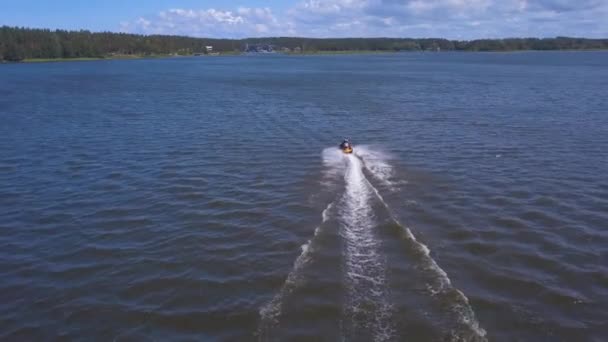 Vue Aérienne Jeune Homme Sur Jet Ski Lac Tropical Concept — Video