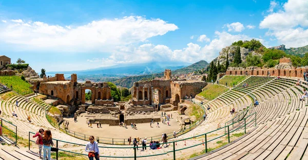 Maio 2018 Taormina Itália Caldeirão Antigo Teatro Grego Taormina Sob — Fotografia de Stock