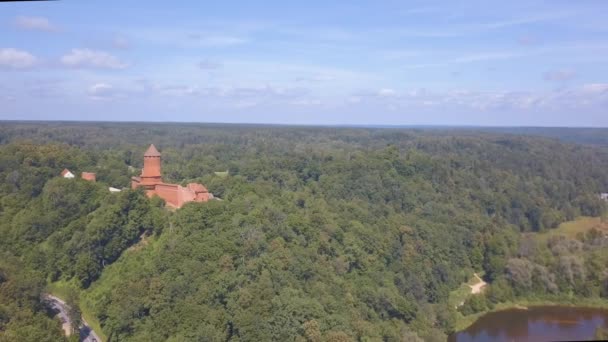Vista Aerea Sigulda Con Castello Turaides Enormi Foreste Verdi Ponte — Video Stock