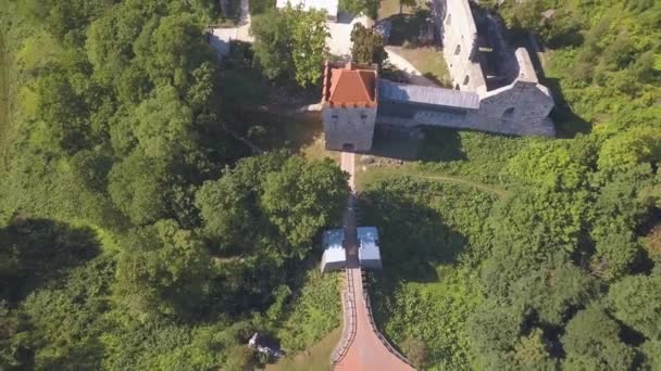 Vista Aérea Del Castillo Nuevo Sigulda Hermosa Naturaleza Letona — Vídeo de stock