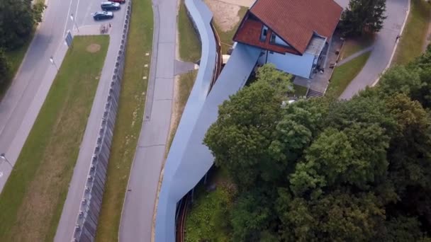Luchtfoto Van Sigulda Letland Bobsleeën Luge Skelet Track — Stockvideo