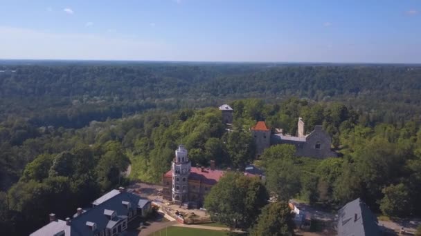 Flygfoto Över Det Nya Slottet Sigulda Vackra Lettisk Natur — Stockvideo