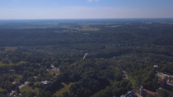 Vista Aérea Del Castillo Nuevo Sigulda Hermosa Naturaleza Letona — Vídeos de Stock