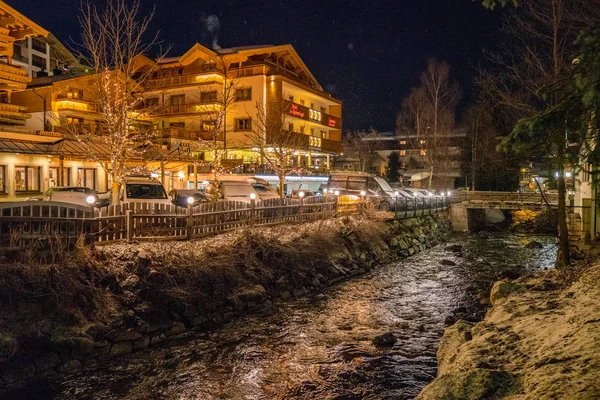 Saalbach Austria Marzo 2018 Hermosa Estación Esquí Justo Medio Las — Foto de Stock