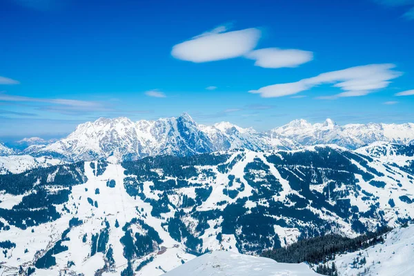 Beautiful Ski Resort Right Middle Mountains Austrian Alps Amazing Winter — Stock Photo, Image