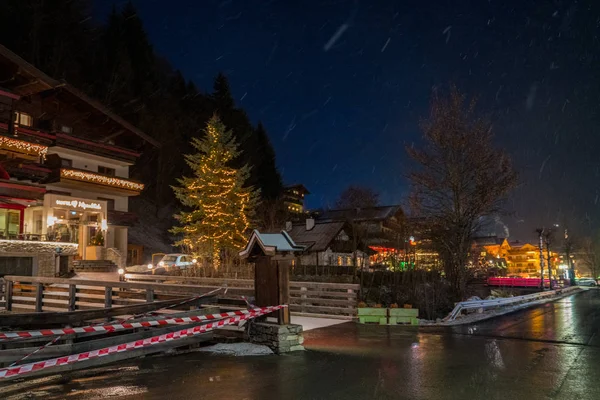 Saalbach Austria Marzo 2018 Hermosa Estación Esquí Justo Medio Las — Foto de Stock