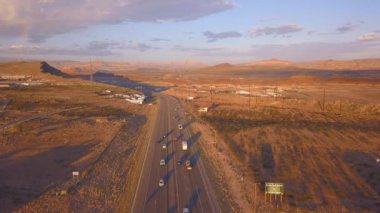Grand Canyon sonsuz sonsuzluk yolun güzel Arizona havadan görünümü.