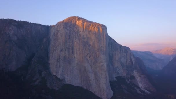 Vista Aérea Del Parque Nacional Yosemite Desde Arriba Con Enormes — Vídeo de stock