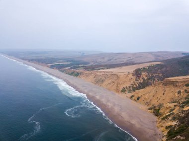 Point Reyes Milli Park California Pasifik Okyanusu havadan görünümü.