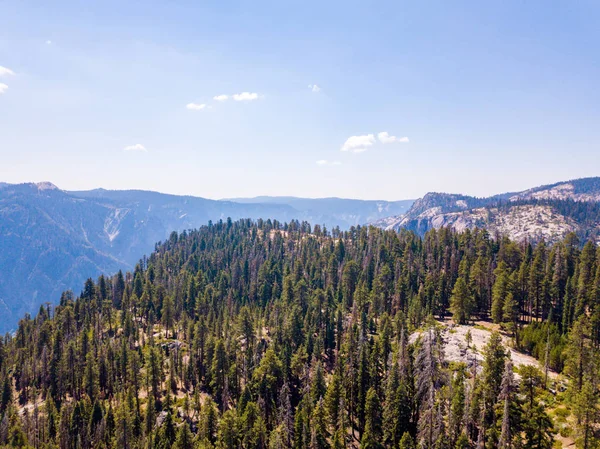 Widok Park Narodowy Yosemite Capitan Pół Kopuła Cliff Widok Góry — Zdjęcie stockowe