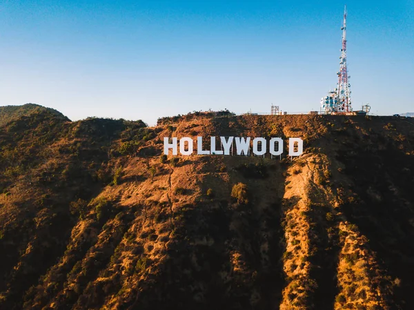 Sinal De Hollywood Em Los Angeles No Céu Azul Foto de Stock