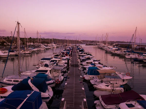 Mooie Luchtfoto Zonsondergang Uitzicht Dokken Met Vele Luxe Jachten Aangemeerd — Stockfoto