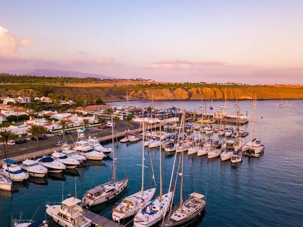 Wunderschöner Sonnenuntergang Über Den Docks Mit Vielen Luxusyachten Die Der — Stockfoto