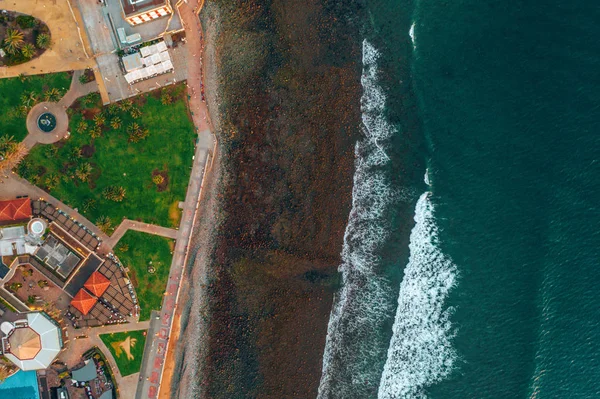 Vista Aérea Rochosa Praia Pelo Oceano Atlântico — Fotografia de Stock