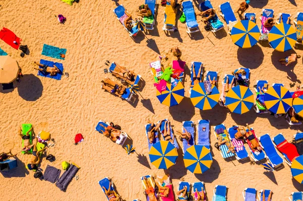 Липня 2018 Пляж Амадорес Гран Канарія Іспанія Людей Лежать Пляжі — стокове фото